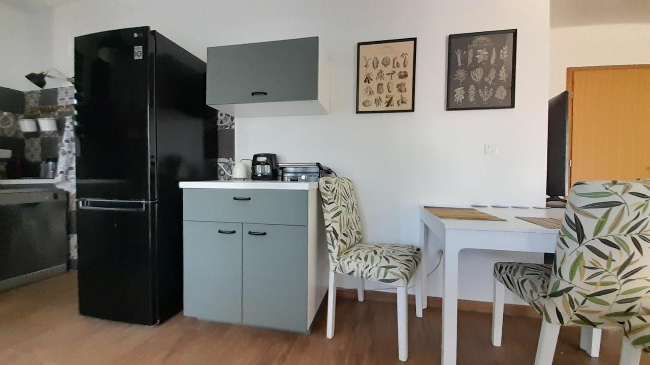 Apartments & Room Danijel Pinezići المظهر الخارجي الصورة